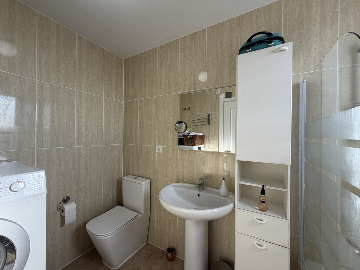 3 Bed Middle Floor Apartment in Manilva
