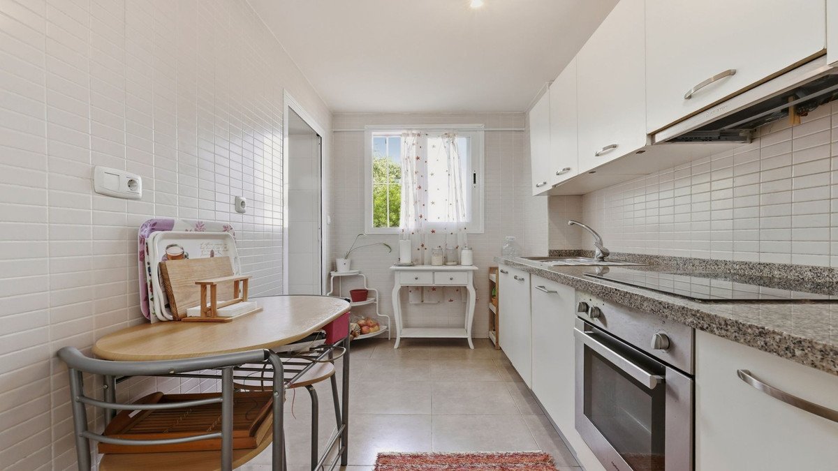 2 Bed Ground Floor Apartment in La Duquesa