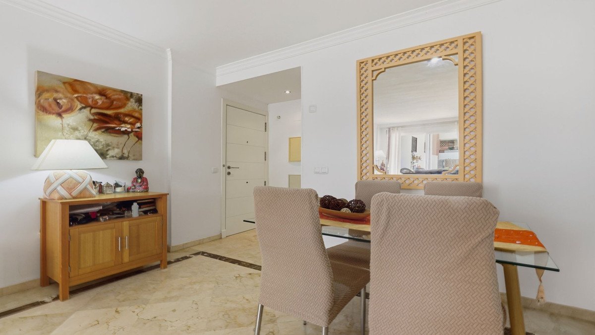 2 Bed Ground Floor Apartment in La Duquesa