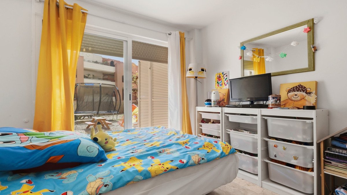 2 Bed Ground Floor Apartment in La Duquesa