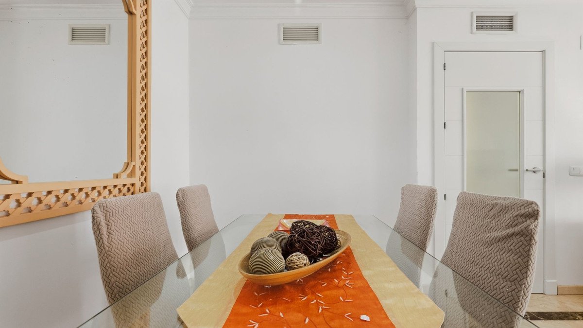 2 Bed Ground Floor Apartment in La Duquesa