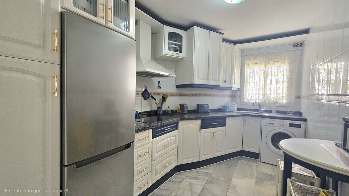 2 Bed Middle Floor Apartment in Fuengirola