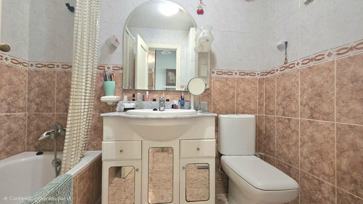 2 Bed Middle Floor Apartment in Fuengirola