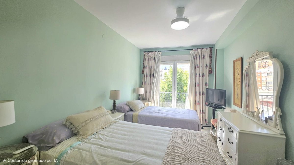 2 Bed Middle Floor Apartment in Fuengirola