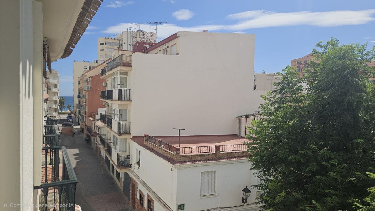 2 Bed Middle Floor Apartment in Fuengirola