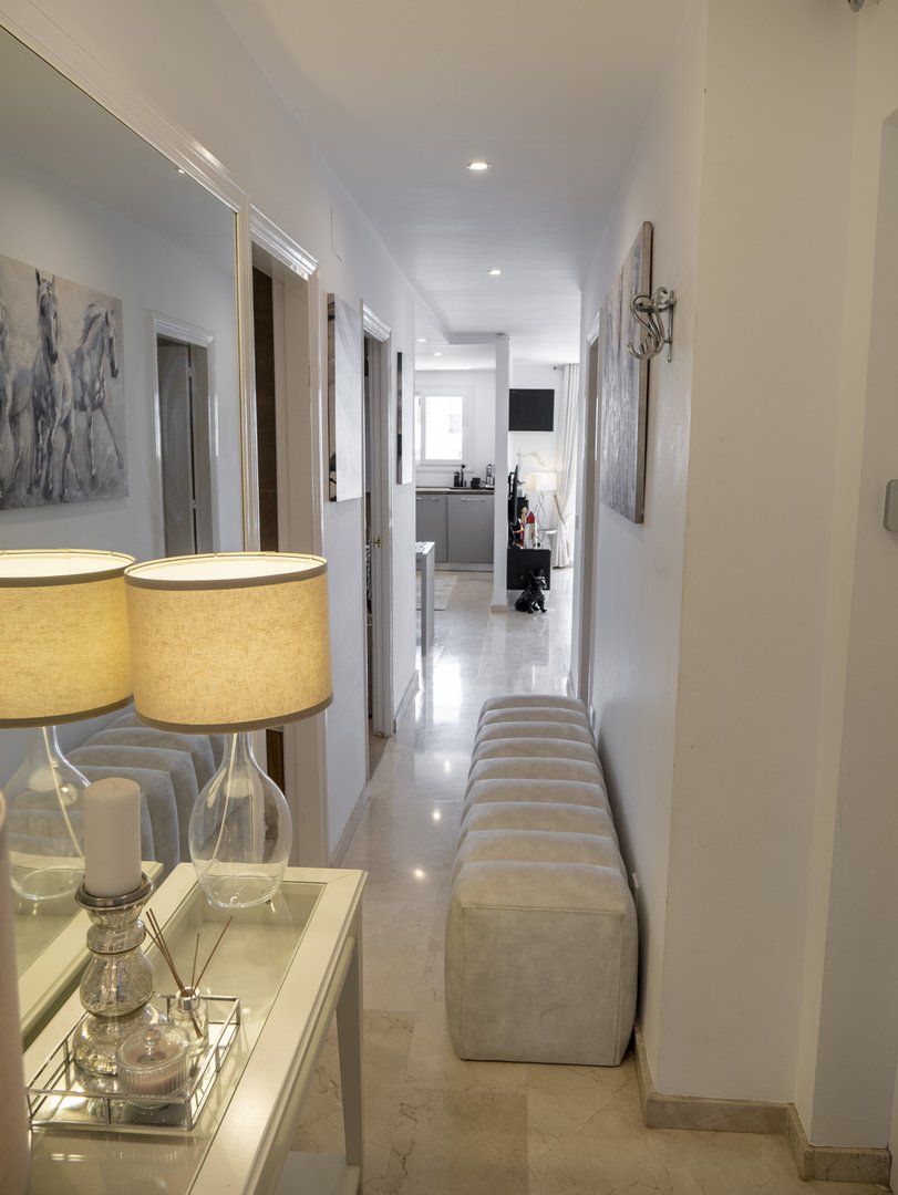 2 Bed Middle Floor Apartment in Estepona
