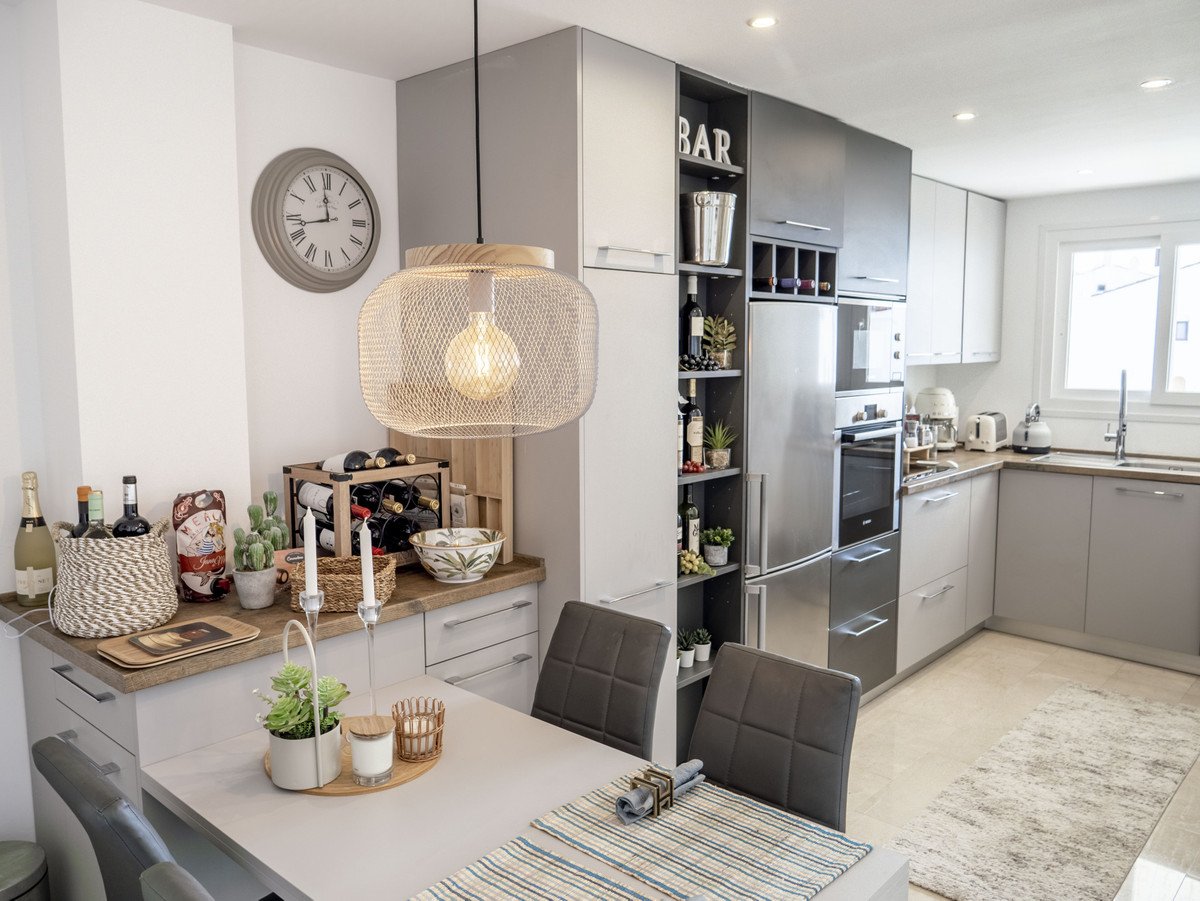 2 Bed Middle Floor Apartment in Estepona