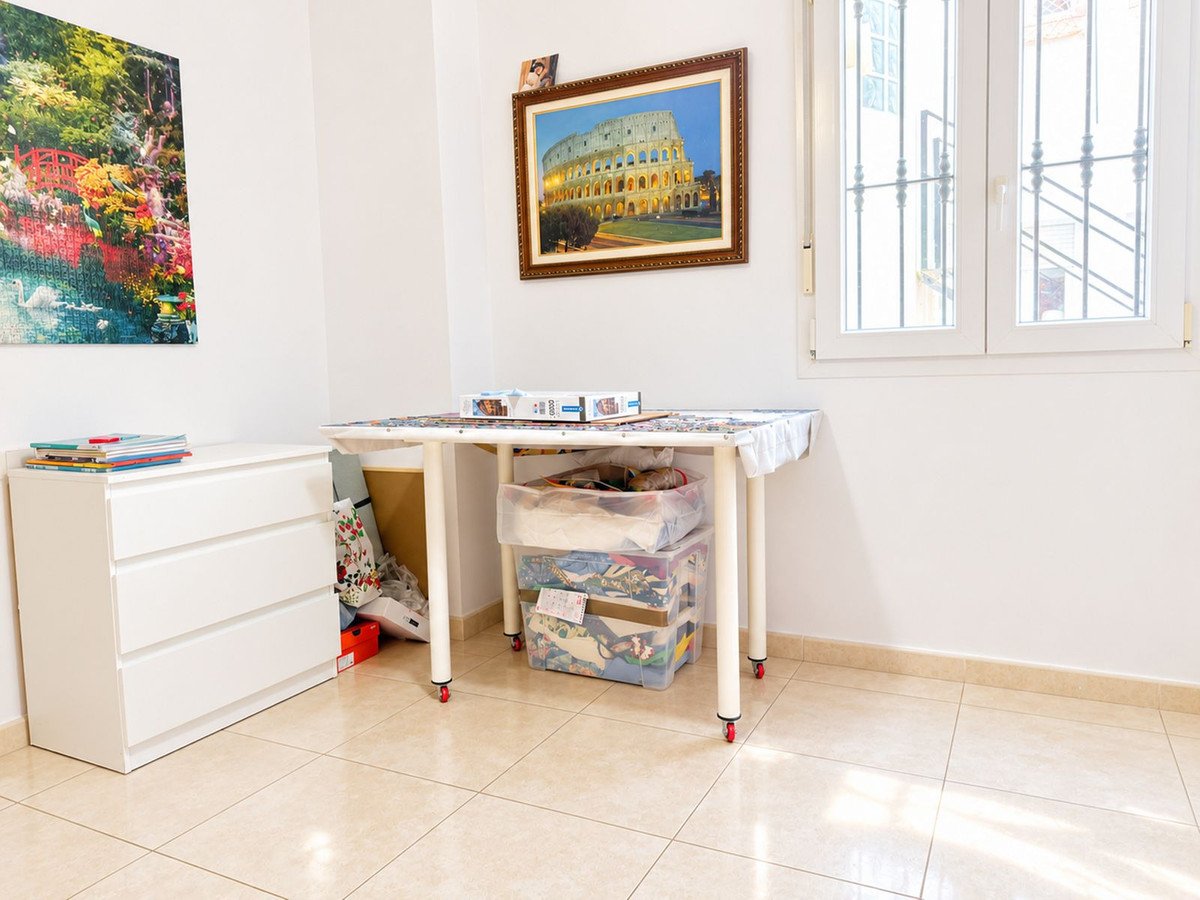 3 Bed Middle Floor Apartment in La Campana