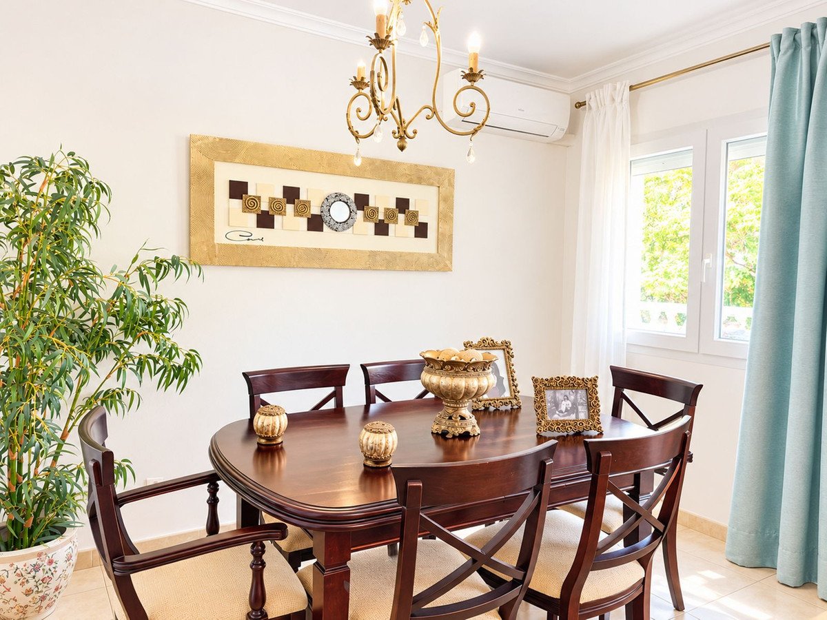 3 Bed Middle Floor Apartment in La Campana