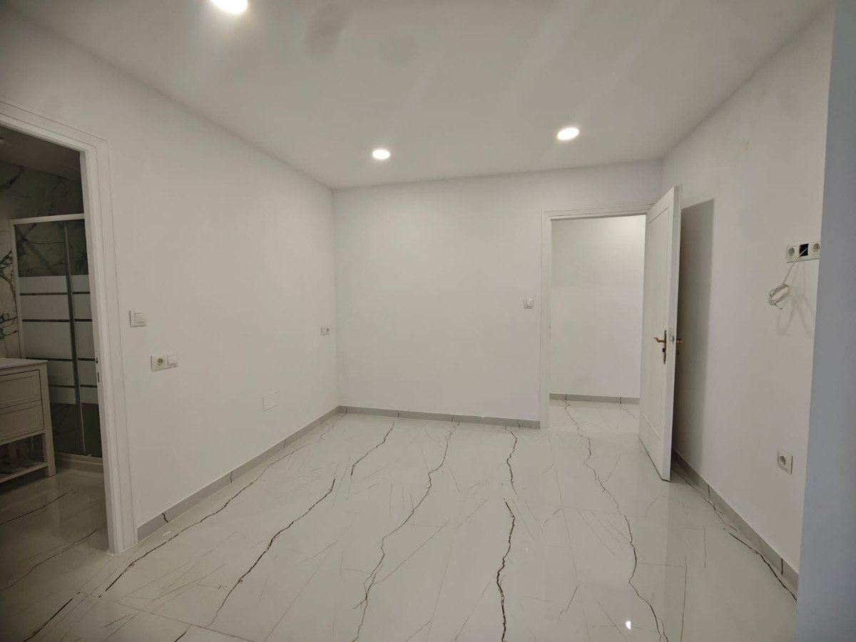 2 Bed Middle Floor Apartment in Marbella