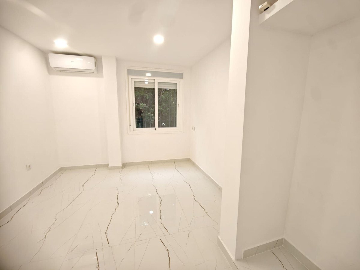 2 Bed Middle Floor Apartment in Marbella