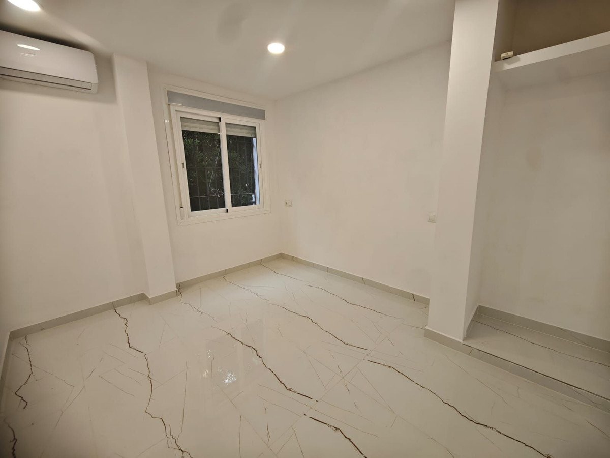 2 Bed Middle Floor Apartment in Marbella