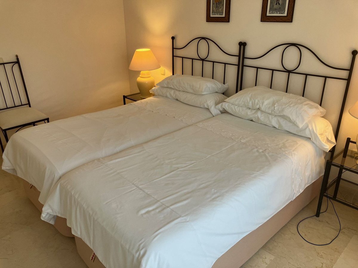 2 Bed Middle Floor Apartment in Elviria