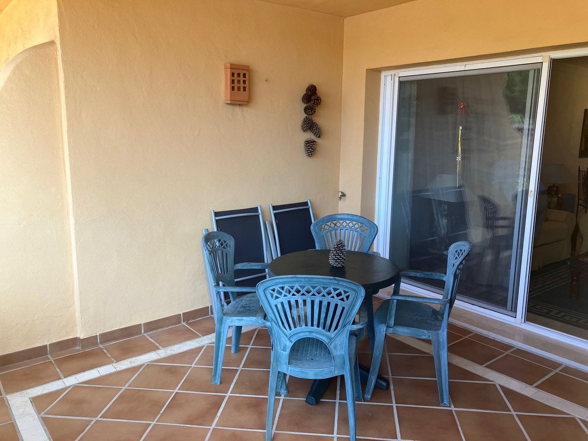2 Bed Middle Floor Apartment in Elviria