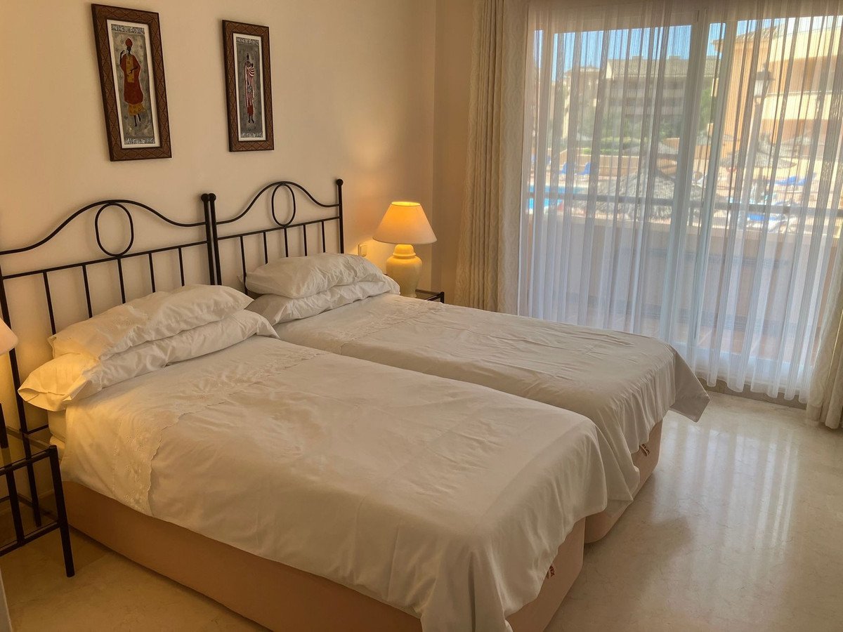 2 Bed Middle Floor Apartment in Elviria