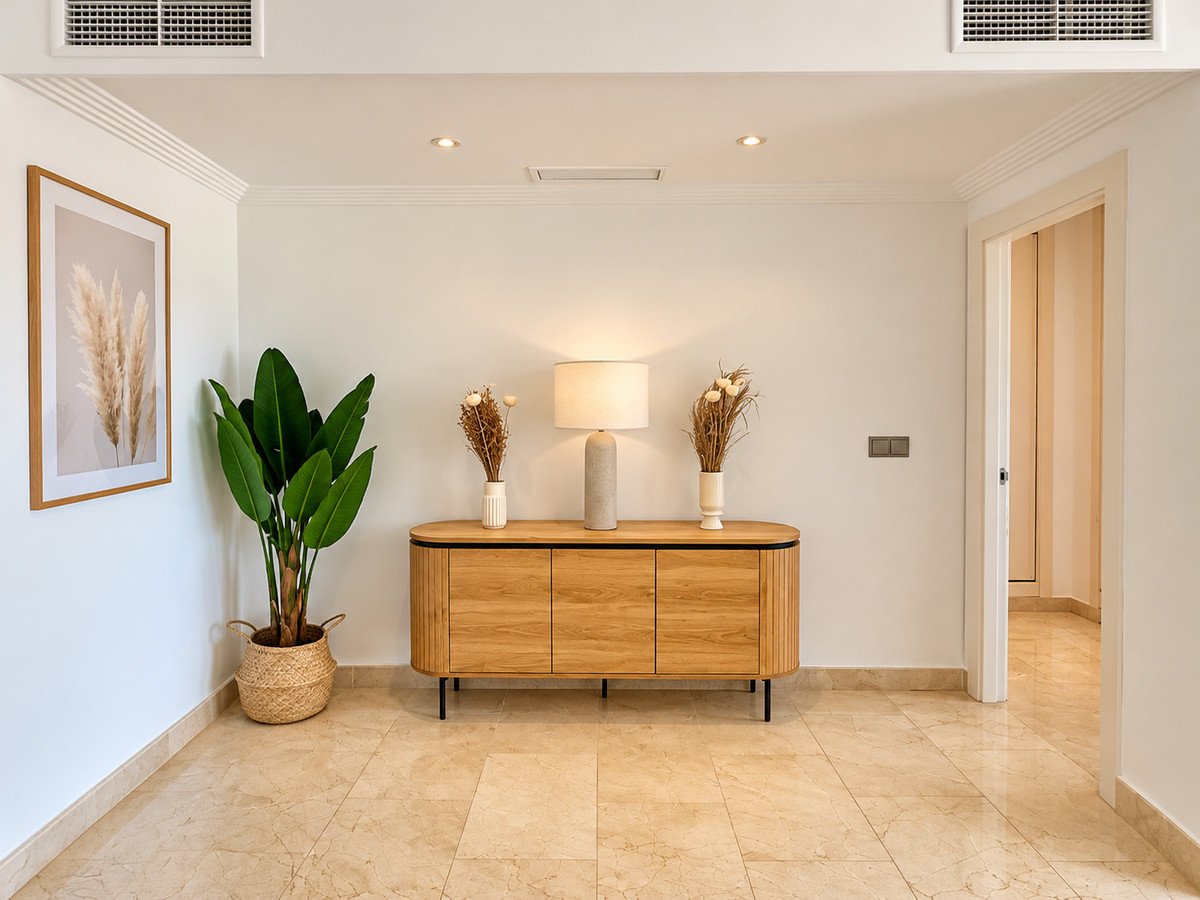 2 Bed Middle Floor Apartment in Estepona