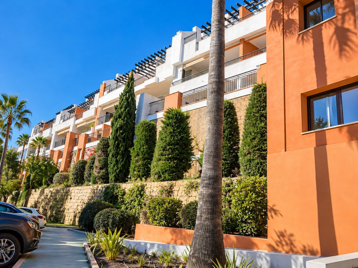 2 Bed Middle Floor Apartment in La Quinta