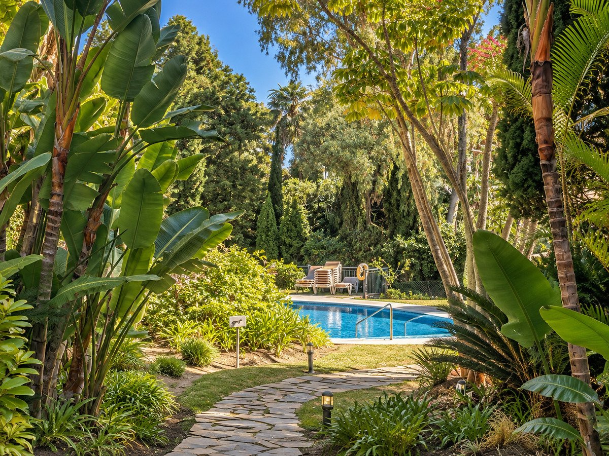 2 Bed Middle Floor Apartment in La Quinta