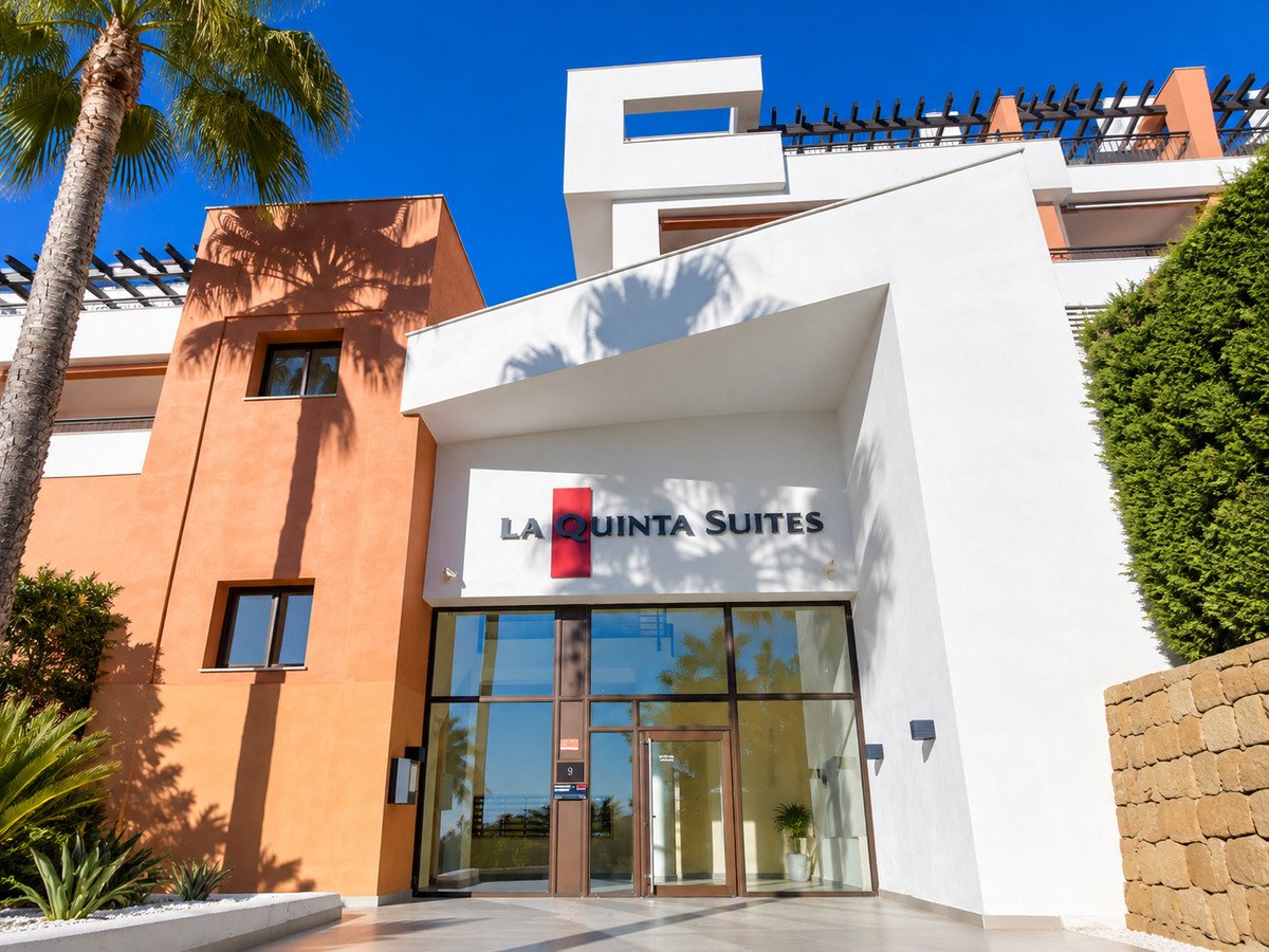2 Bed Middle Floor Apartment in La Quinta