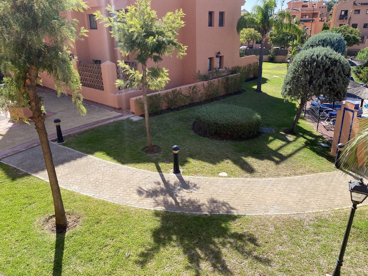 2 Bed Middle Floor Apartment in Hacienda del Sol