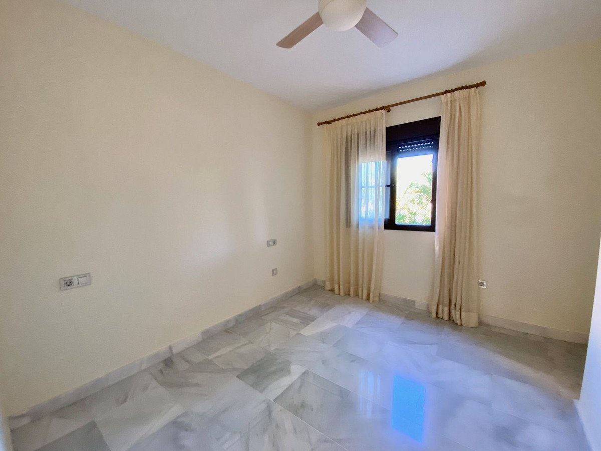 2 Bed Middle Floor Apartment in Hacienda del Sol