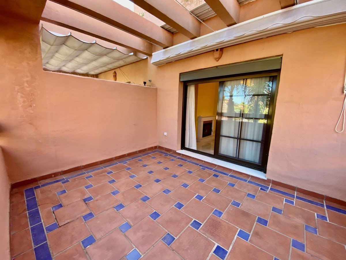 2 Bed Middle Floor Apartment in Hacienda del Sol