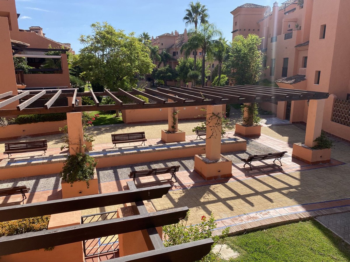 2 Bed Middle Floor Apartment in Hacienda del Sol