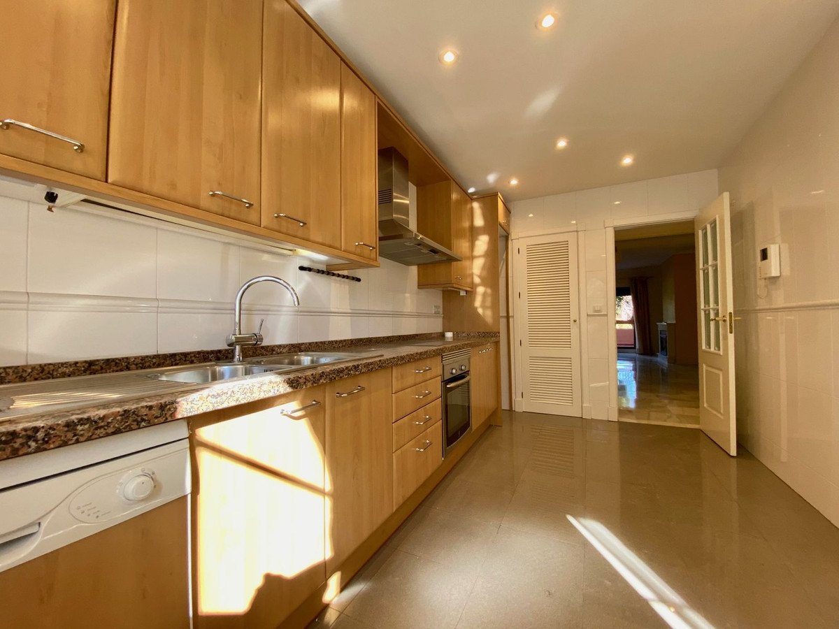 2 Bed Middle Floor Apartment in Hacienda del Sol