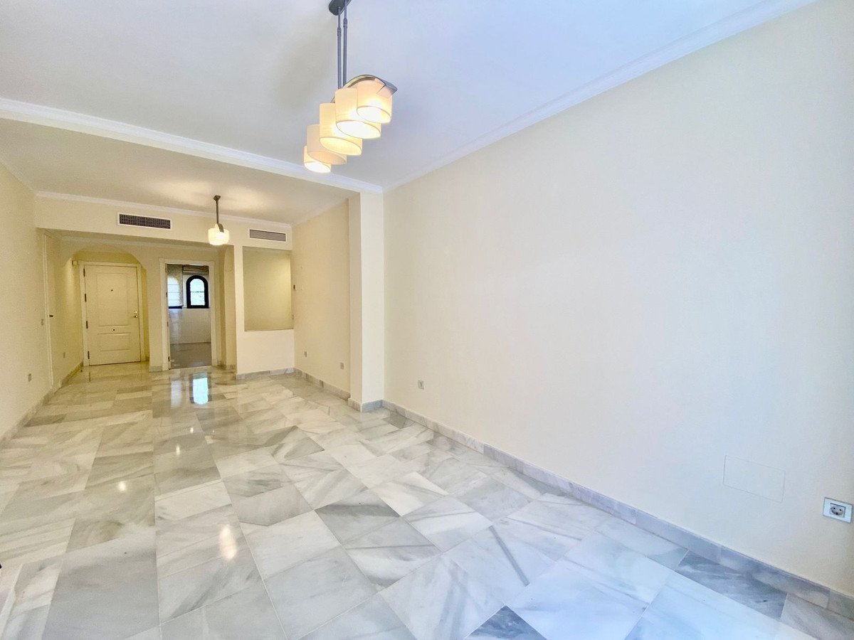 2 Bed Middle Floor Apartment in Hacienda del Sol