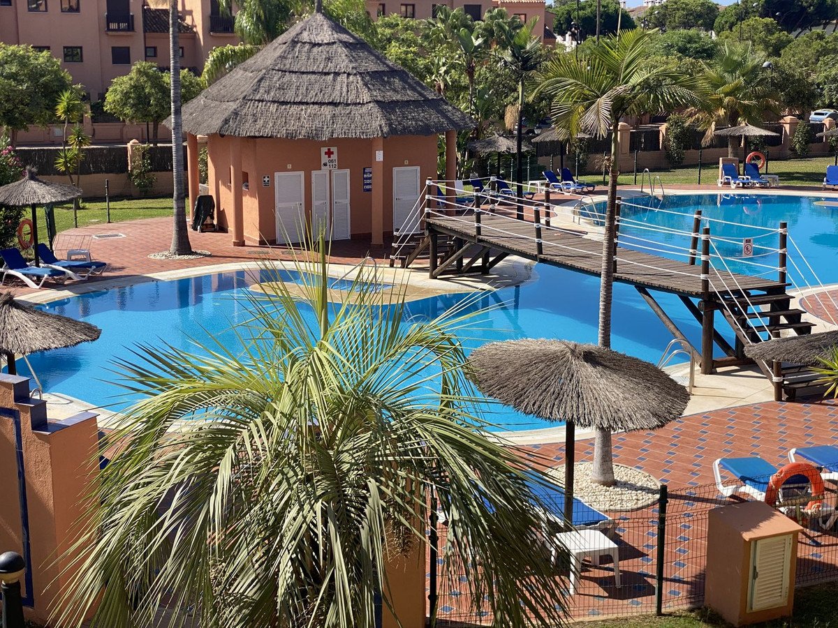 2 Bed Middle Floor Apartment in Hacienda del Sol