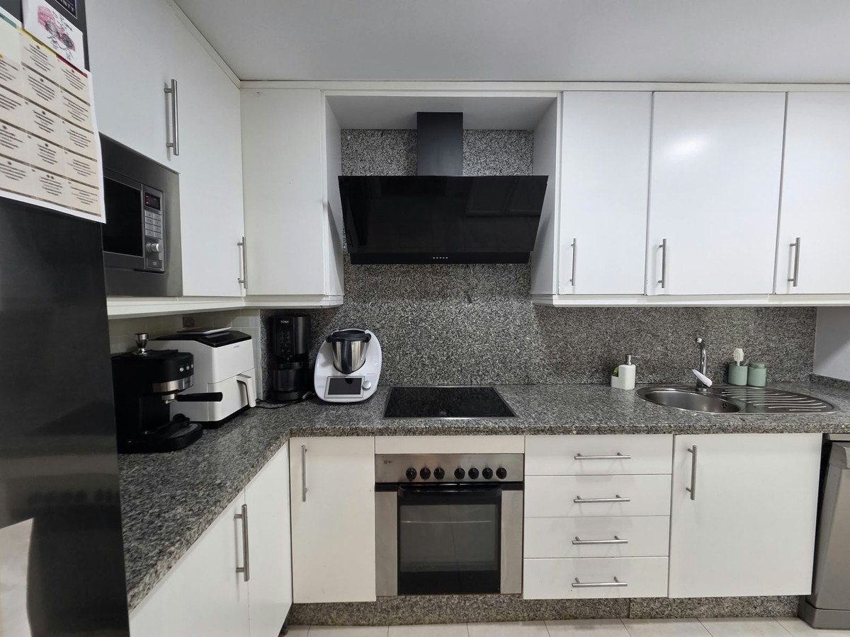 2 Bed Middle Floor Apartment in Torremolinos