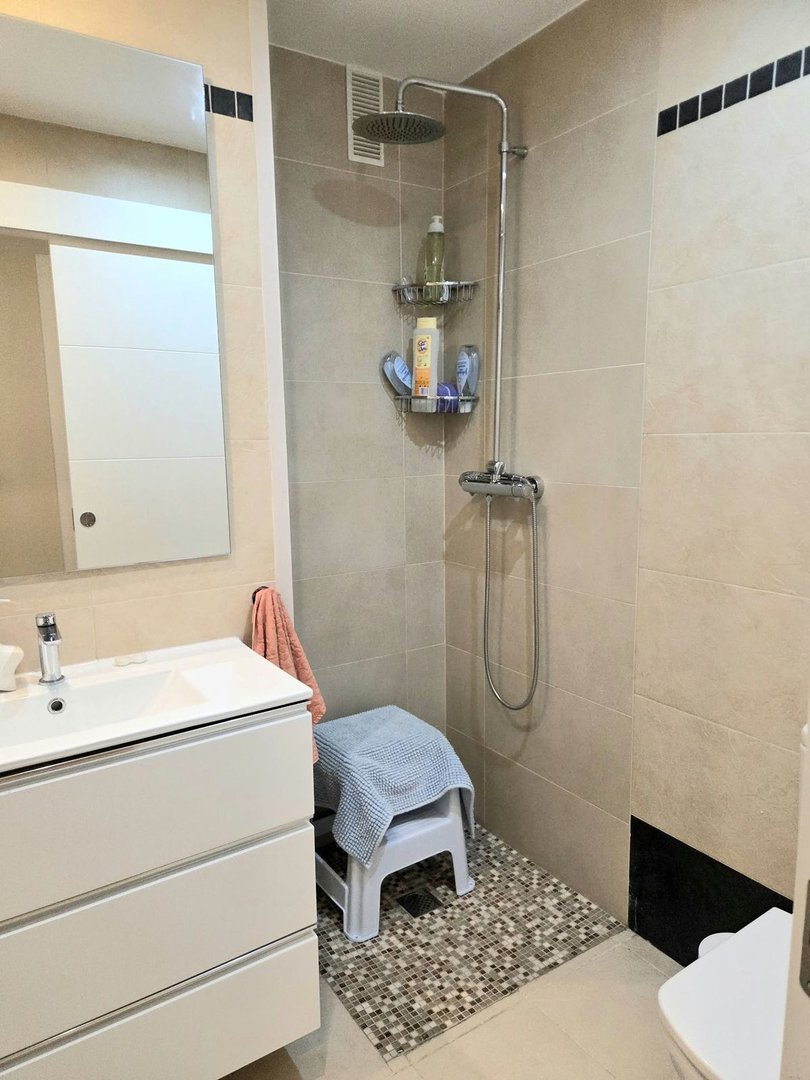 2 Bed Middle Floor Apartment in Torremolinos