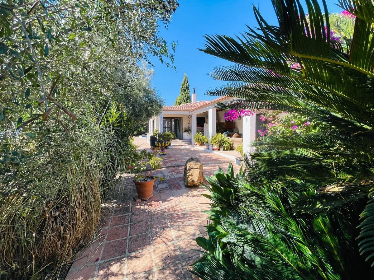4 Bed Finca - Cortijo in Almogía