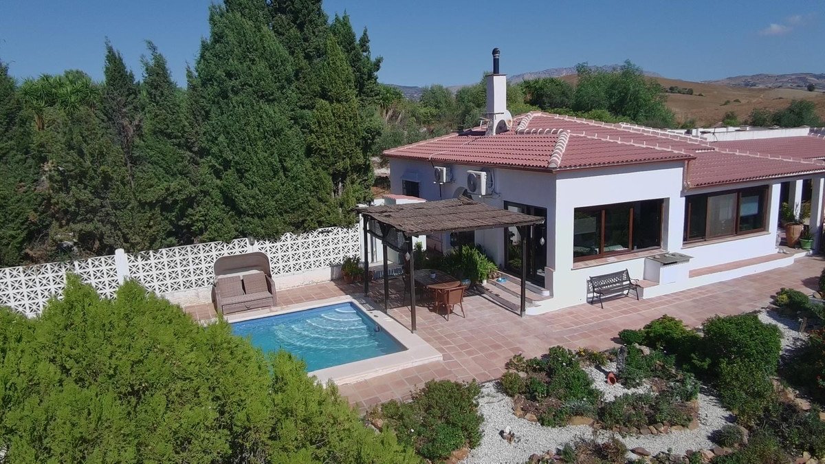 4 Bed Finca - Cortijo in Almogía
