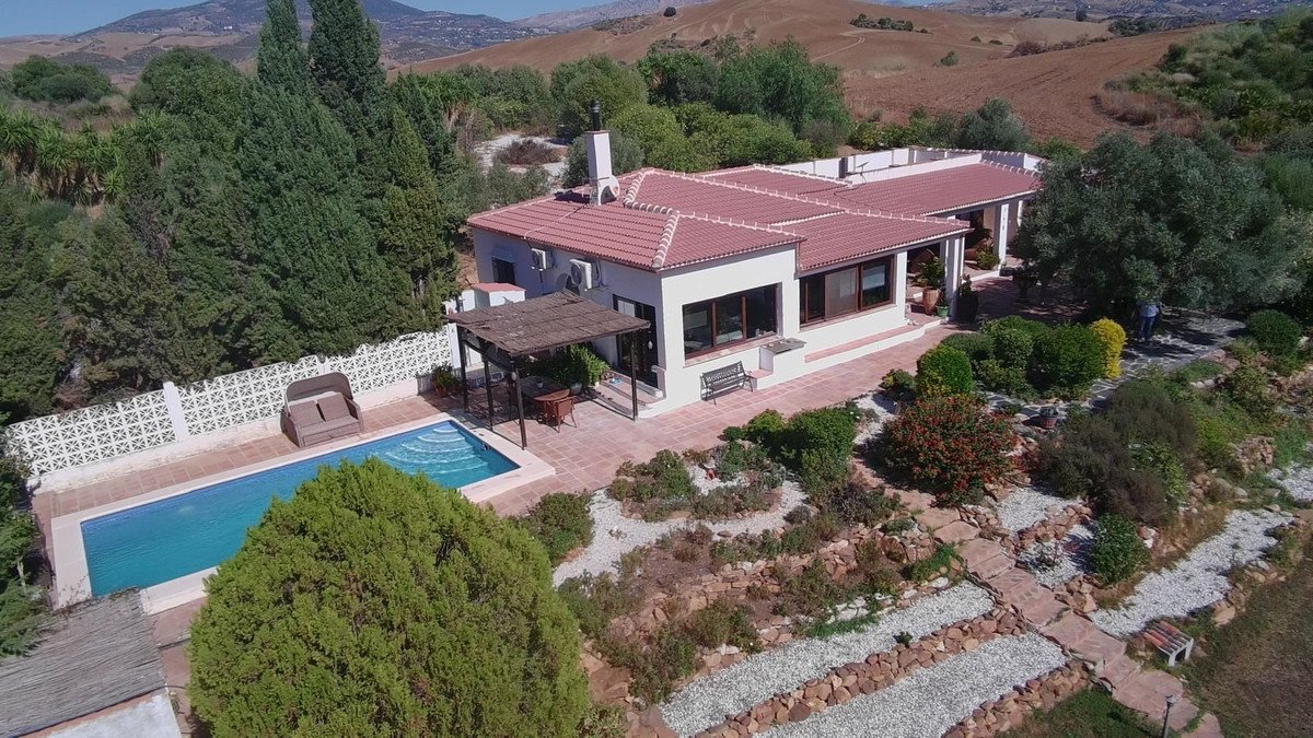 4 Bed Finca - Cortijo in Almogía