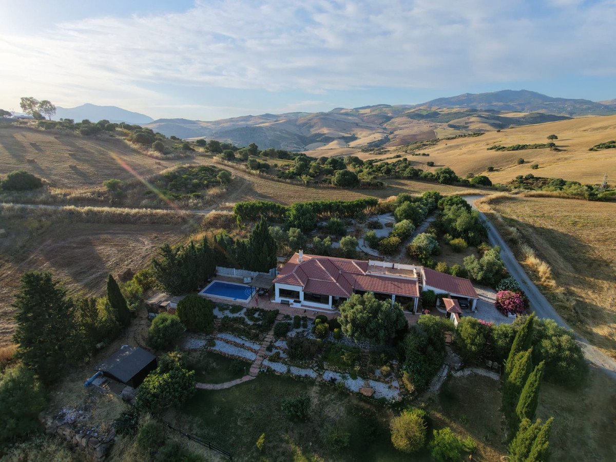 4 Bed Finca - Cortijo in Almogía