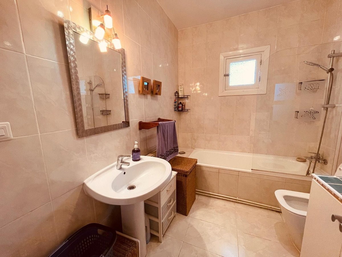 4 Bed Finca - Cortijo in Almogía