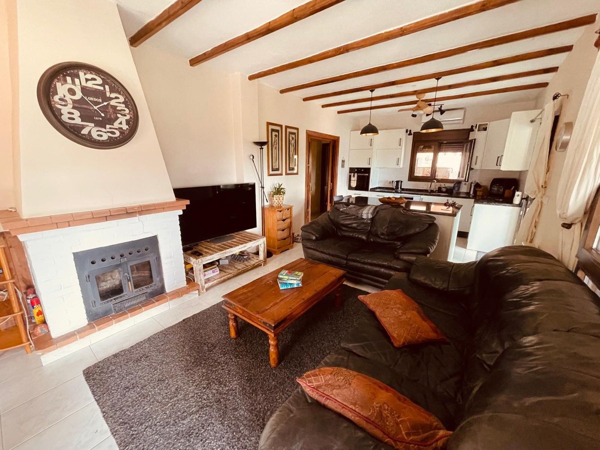 4 Bed Finca - Cortijo in Almogía