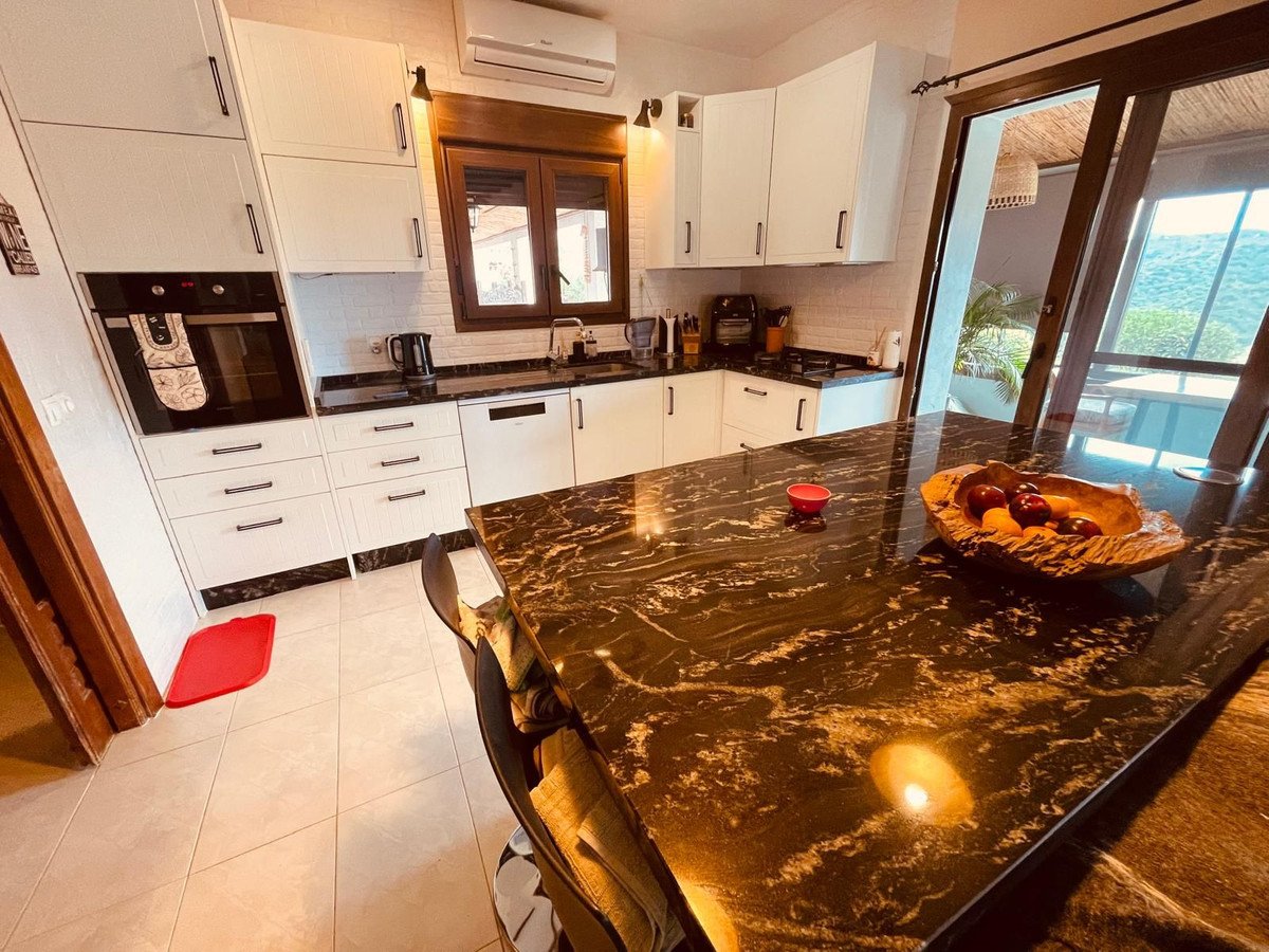 4 Bed Finca - Cortijo in Almogía