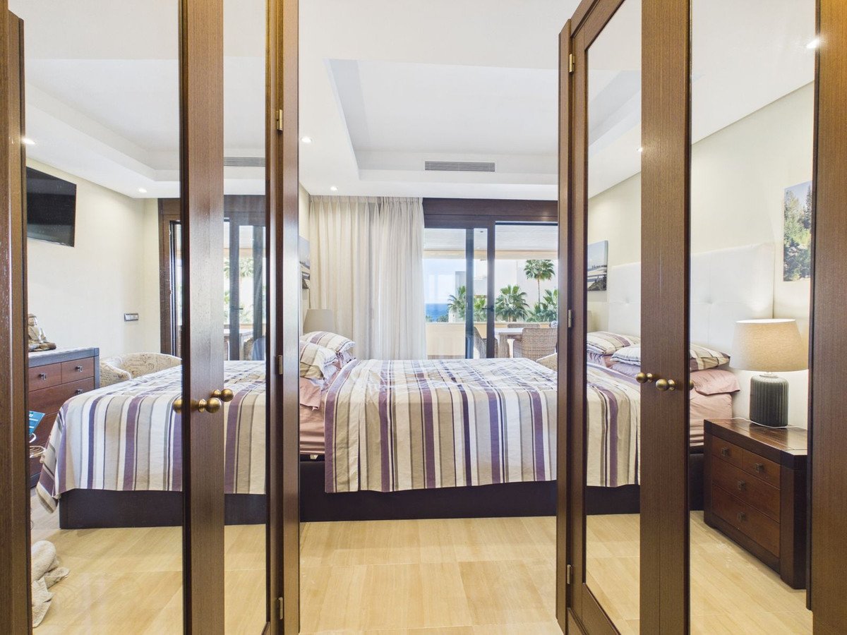 2 Bed Middle Floor Apartment in Estepona