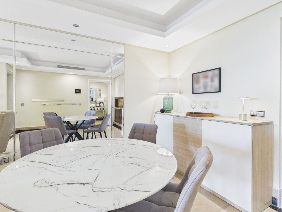 2 Bed Middle Floor Apartment in Estepona