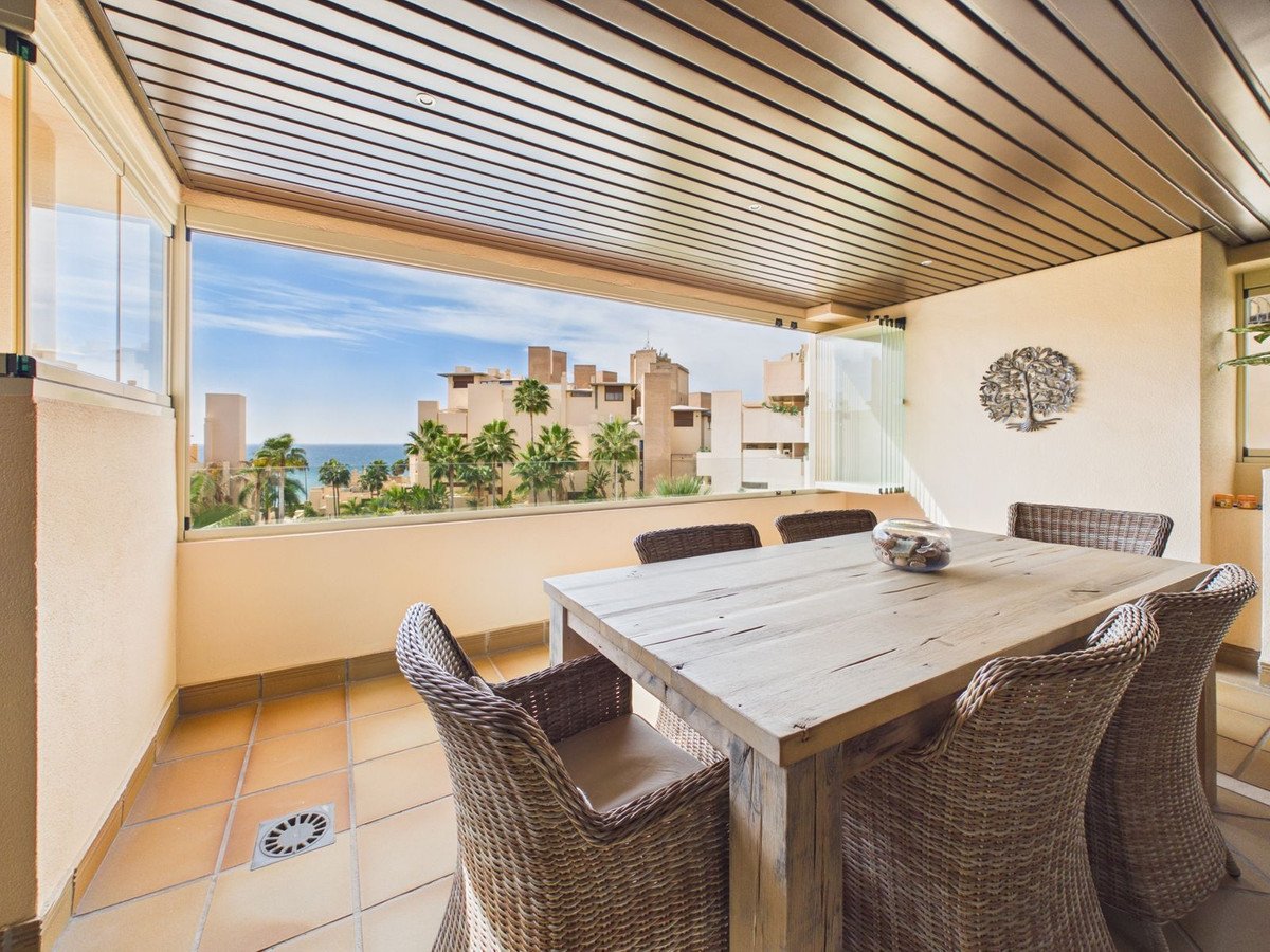 2 Bed Middle Floor Apartment in Estepona