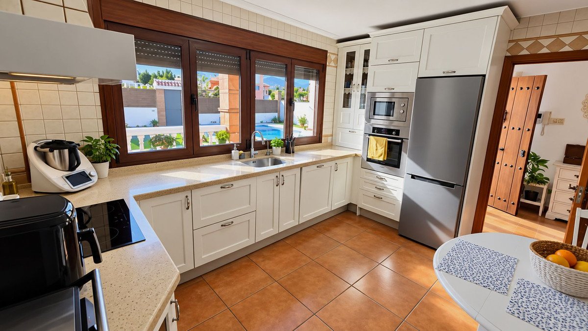 6 Bed Detached Villa in Alhaurín de la Torre