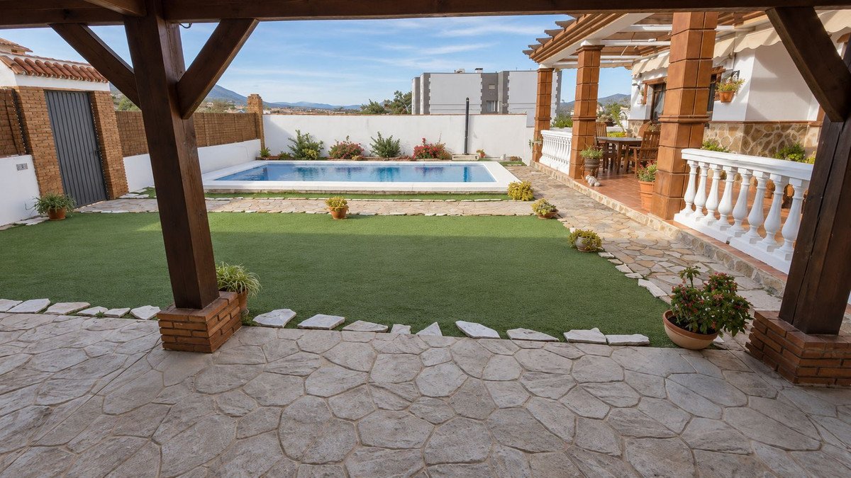 6 Bed Detached Villa in Alhaurín de la Torre