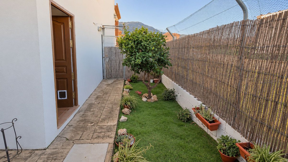 6 Bed Detached Villa in Alhaurín de la Torre