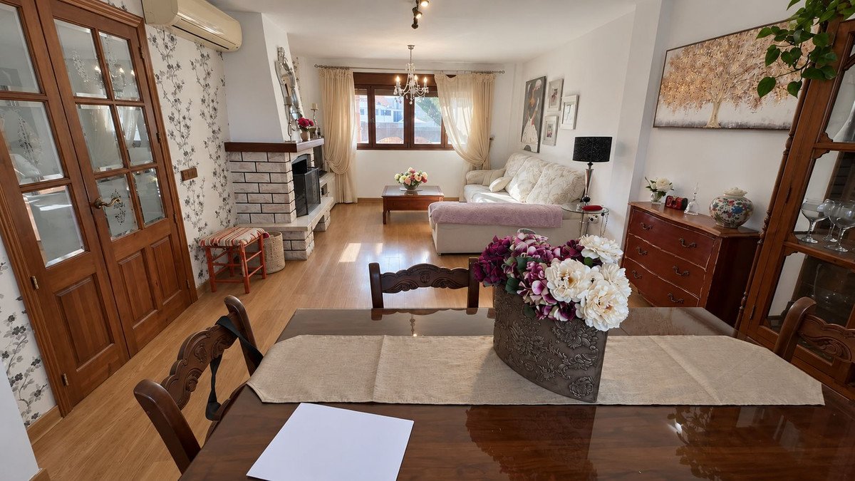 6 Bed Detached Villa in Alhaurín de la Torre
