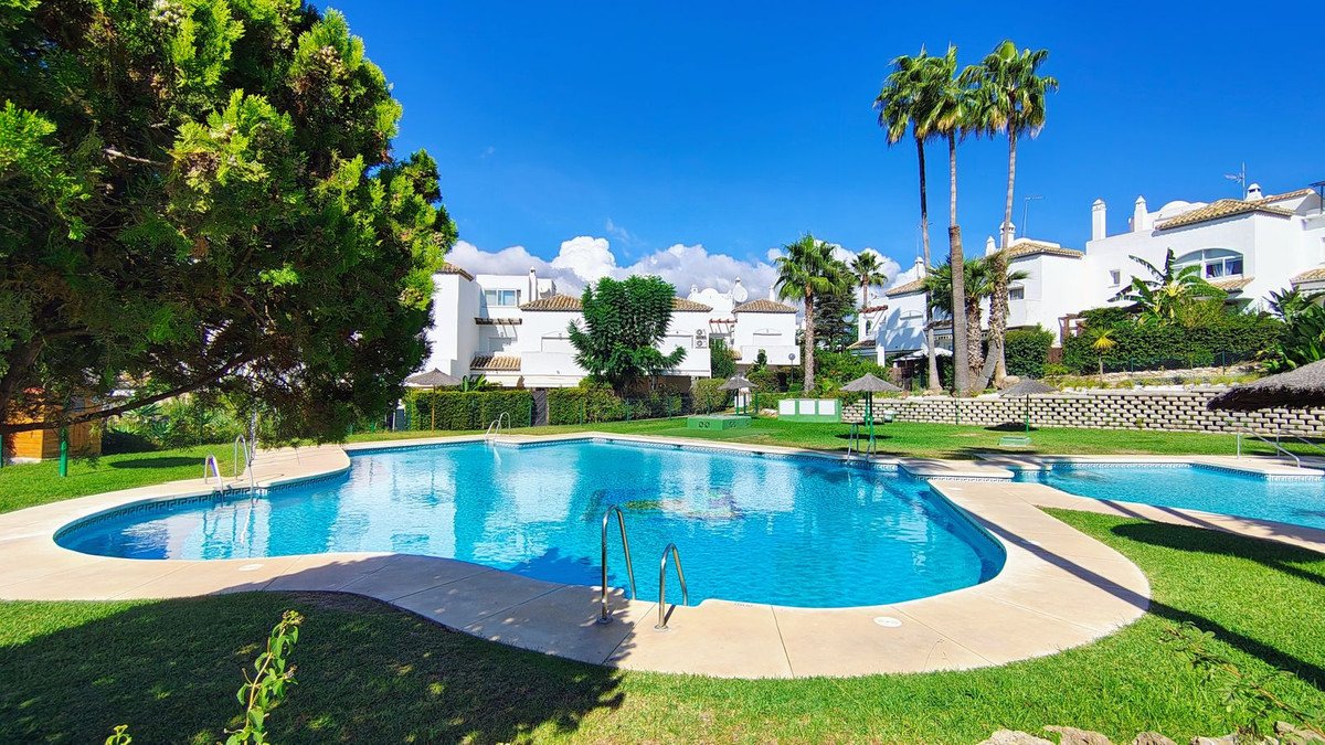 3 Bed Semi-Detached House in El Padron