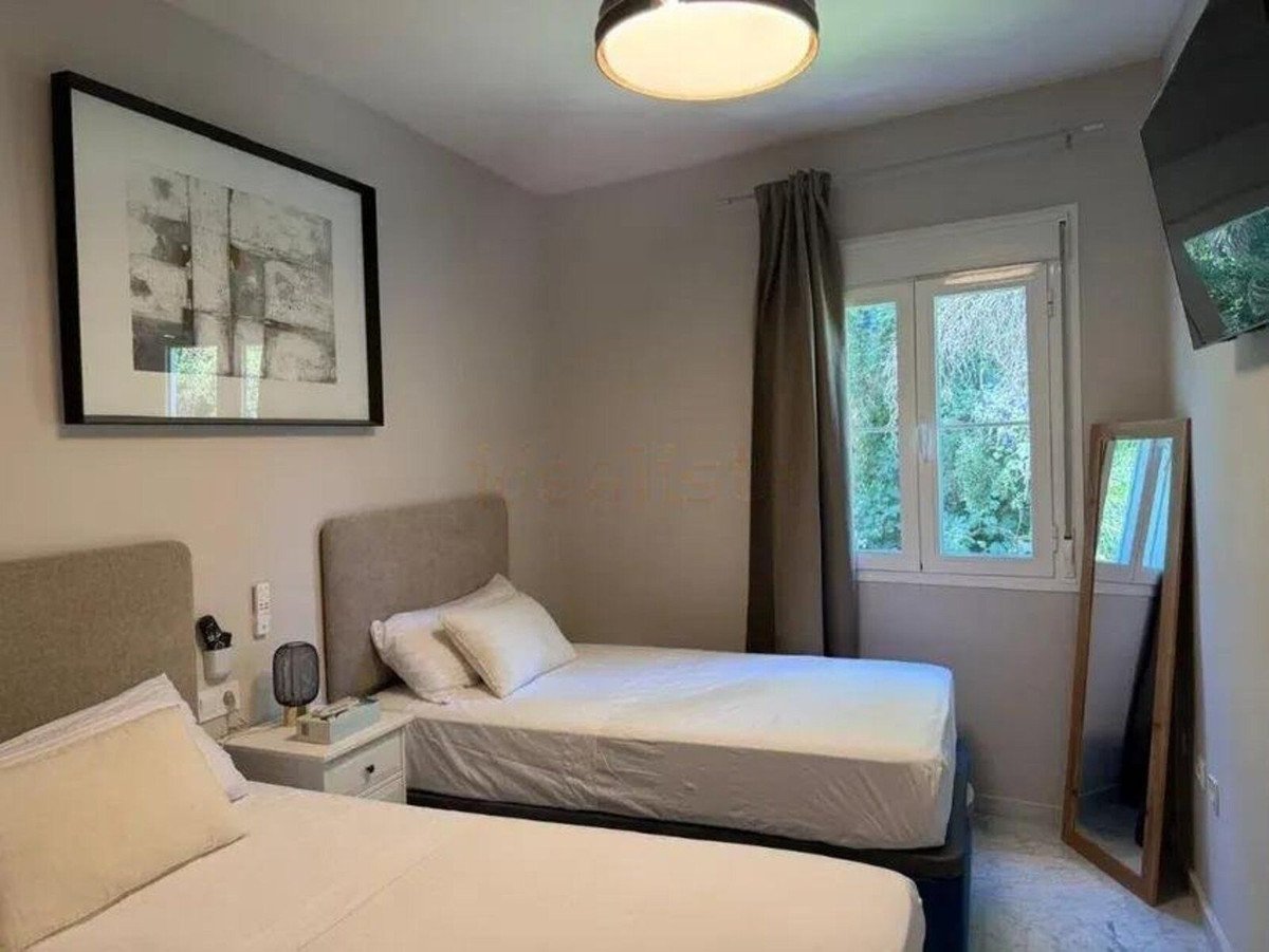 3 Bed Middle Floor Apartment in The Golden Mile