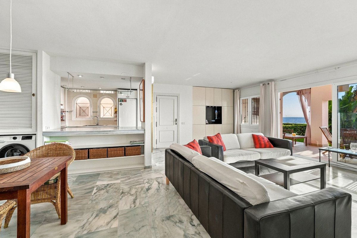 3 Bed Ground Floor Apartment in Estepona