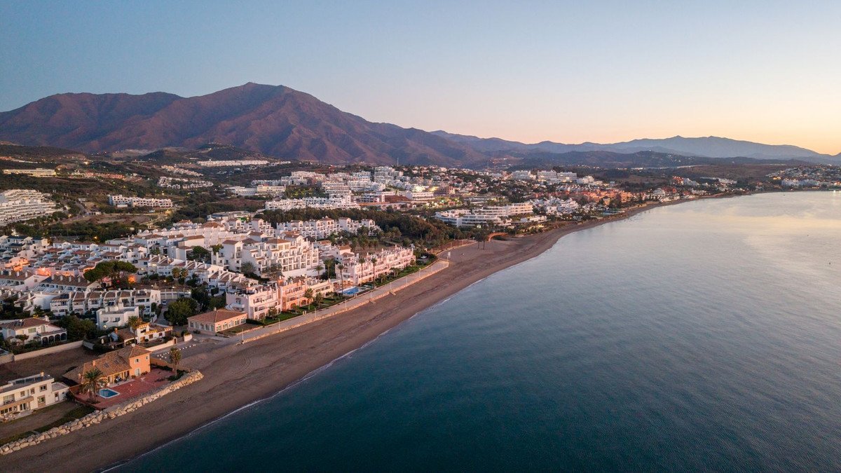 3 Bed Ground Floor Apartment in Estepona